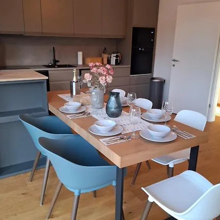 Penthouse Mit Seeblick & Terrasse 8 *