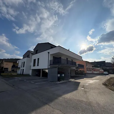 Penthouse Mit Seeblick & Terrasse 8 Apartment *